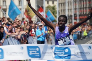 Jane Kiptoo vainqueur du Genève Marathon